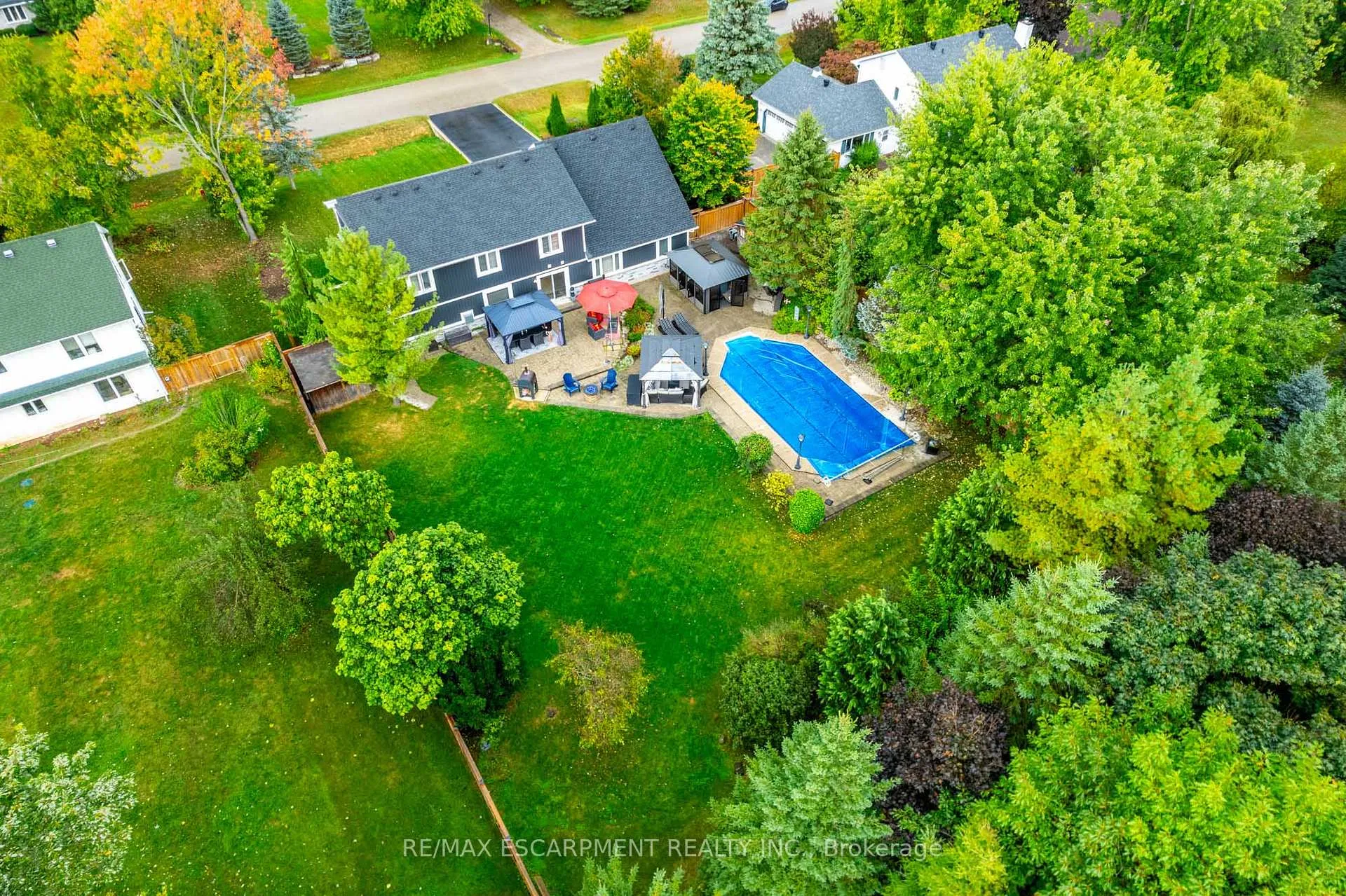 Photo 32 of 16 Noble Kirk Drive, Hamilton, Rural Flamborough — HOMEH