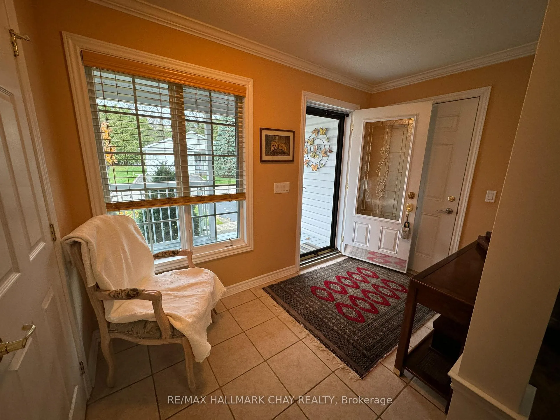 Photo 5 of 4 Ventnor Crescent, Wasaga Beach — HOMEH