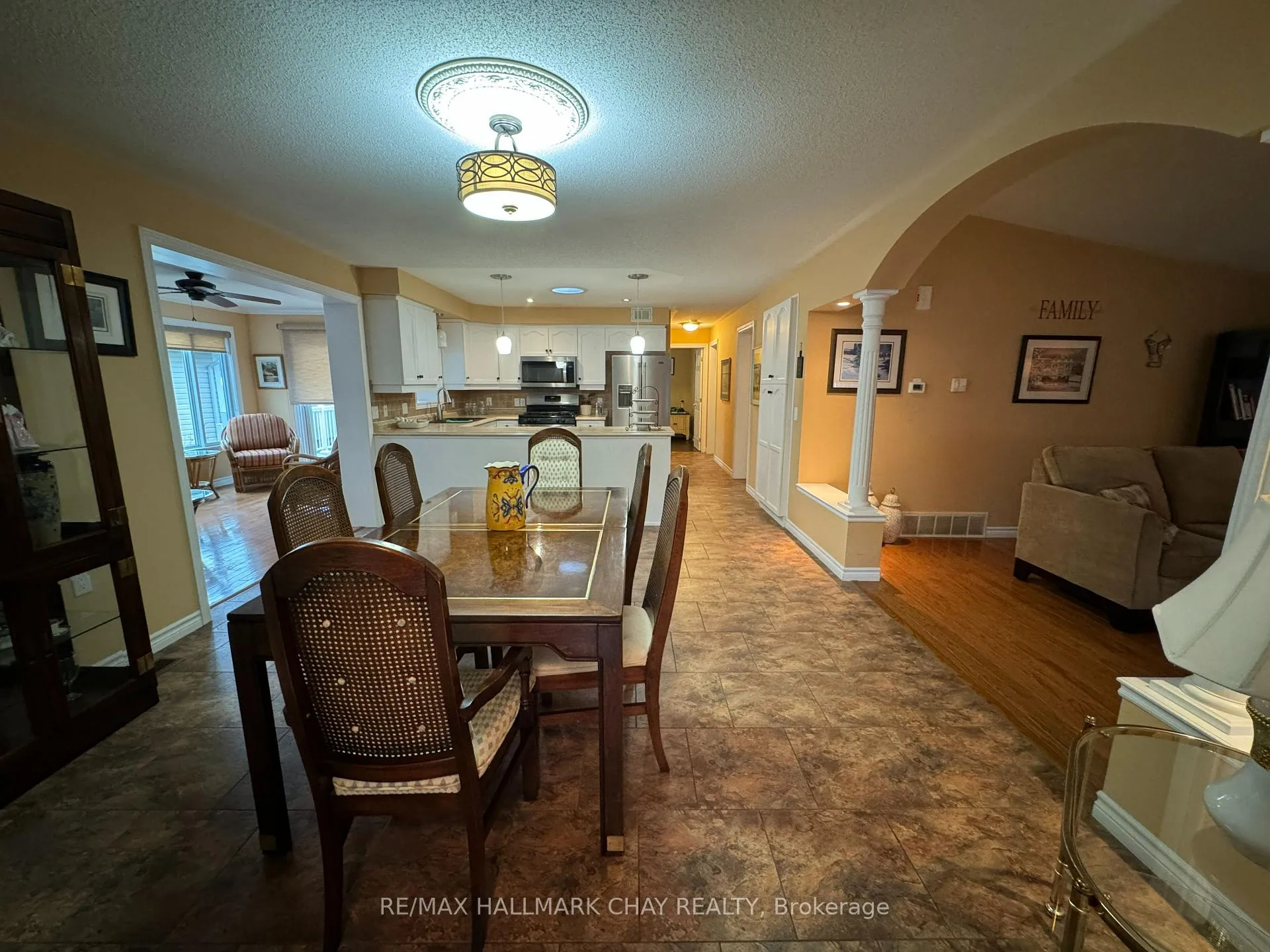 Photo 6 of 4 Ventnor Crescent, Wasaga Beach — HOMEH
