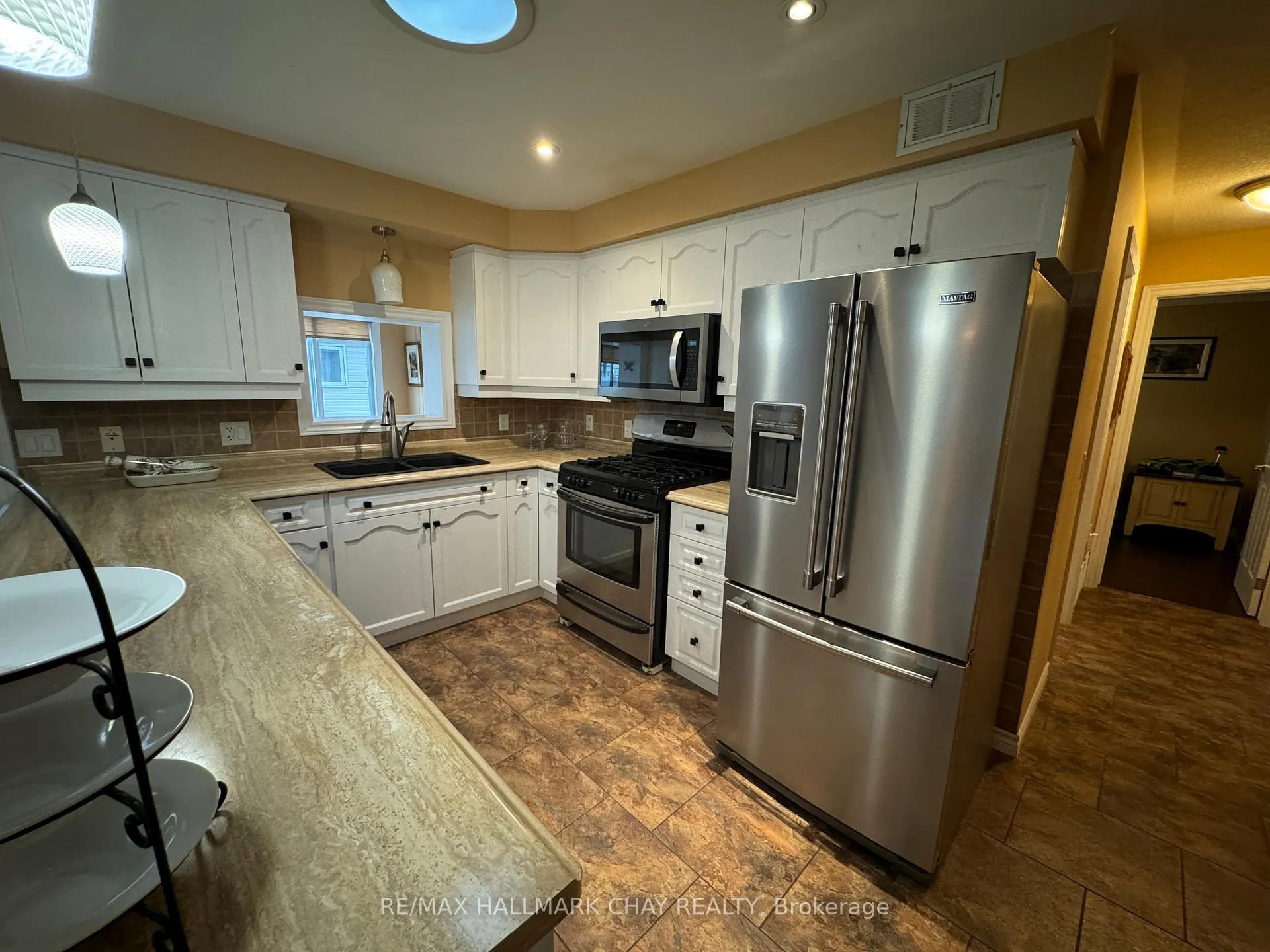 Photo 12 of 4 Ventnor Crescent, Wasaga Beach — HOMEH
