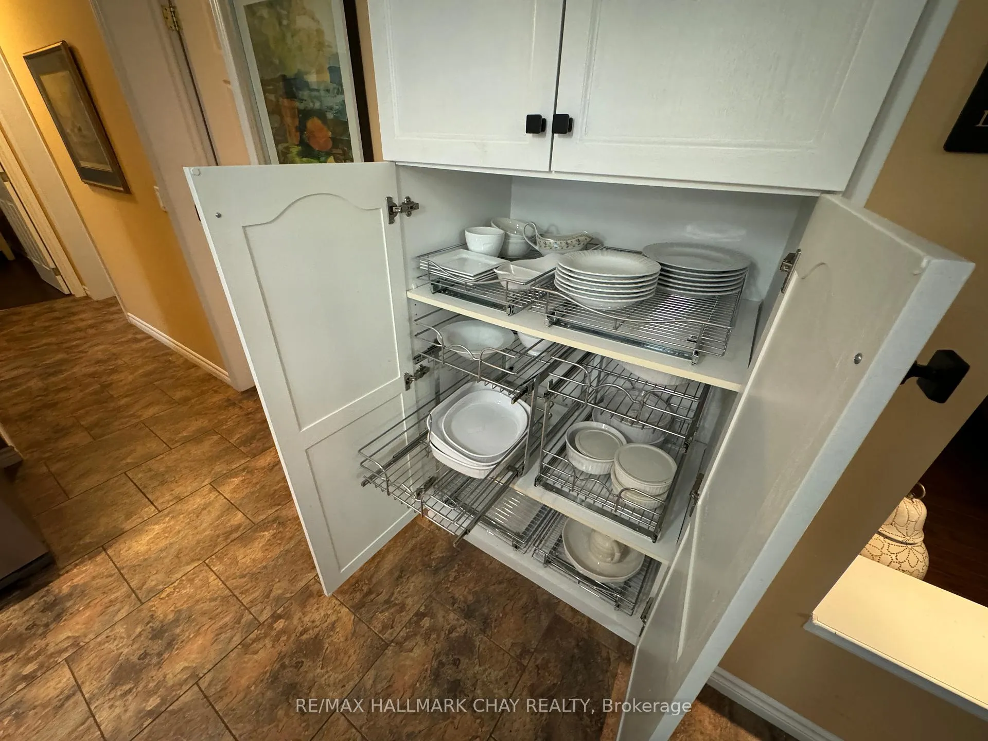 Photo 14 of 4 Ventnor Crescent, Wasaga Beach — HOMEH