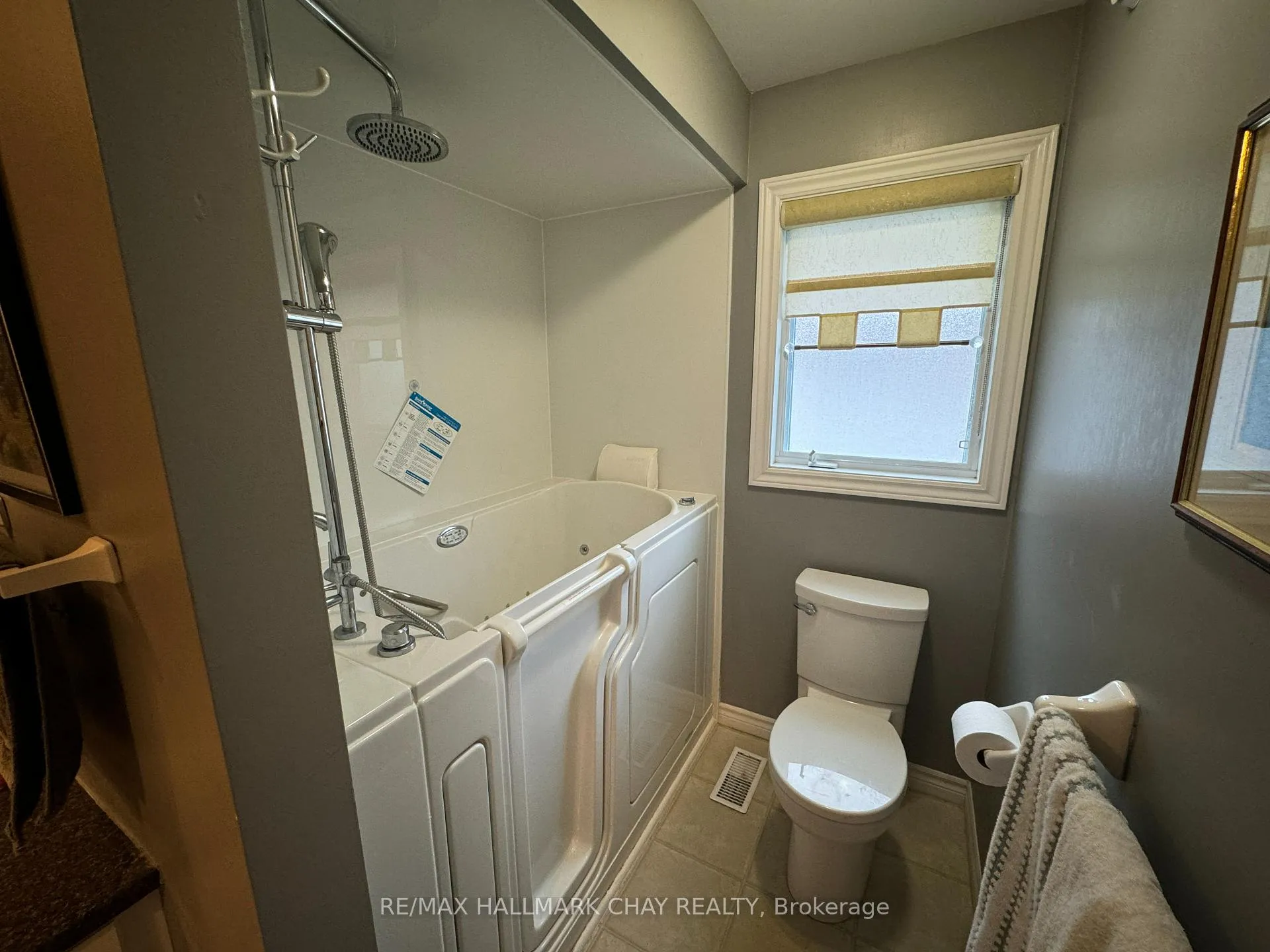 Photo 24 of 4 Ventnor Crescent, Wasaga Beach — HOMEH