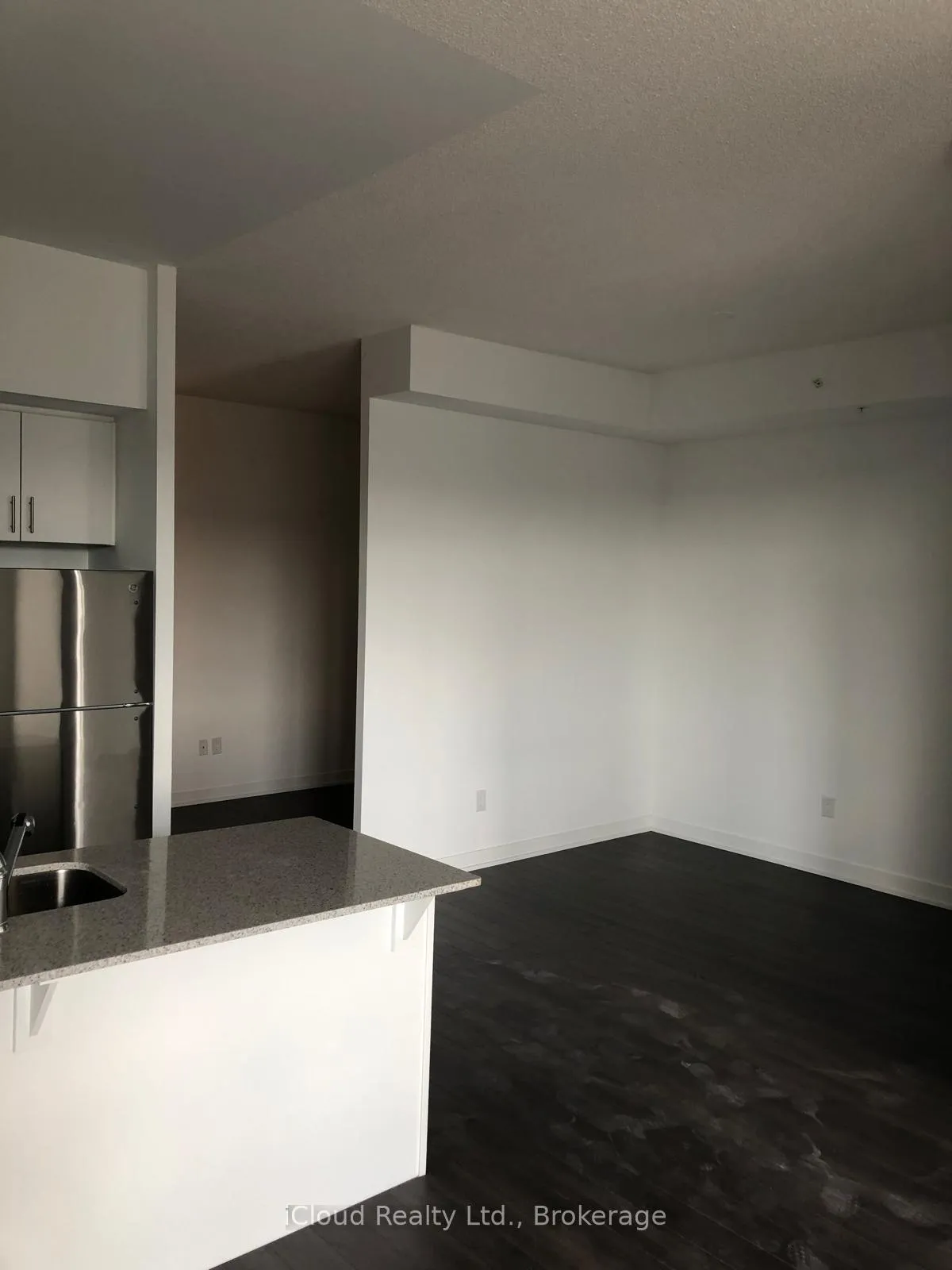 Photo 10 of Unit 511, 550 North Service Road, Grimsby, Grimsby Beach — HOMEH