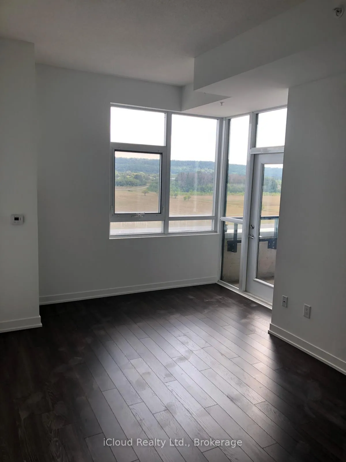 Photo 13 of Unit 511, 550 North Service Road, Grimsby, Grimsby Beach — HOMEH