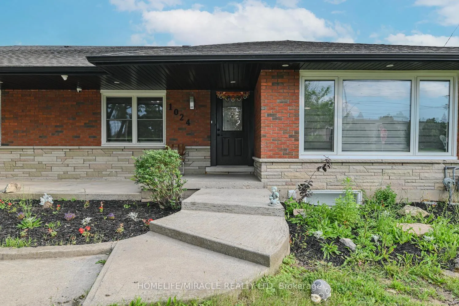 Photo 2 of 1024 Barton Street, Hamilton, Stoney Creek — HOMEH