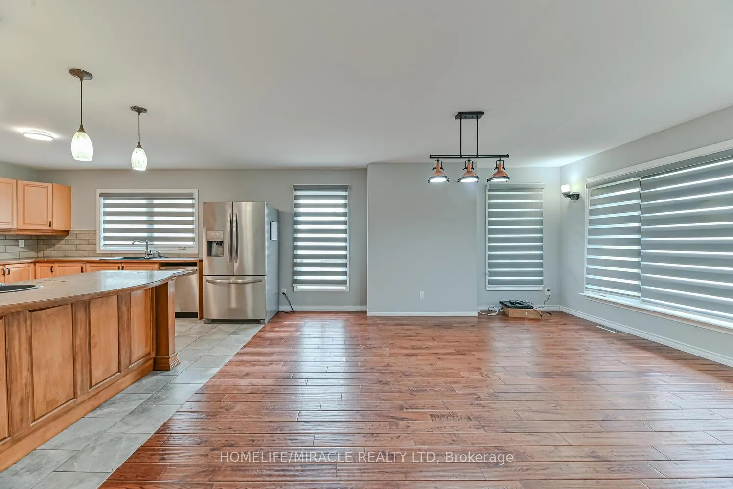Photo 6 of 1024 Barton Street, Hamilton, Stoney Creek — HOMEH
