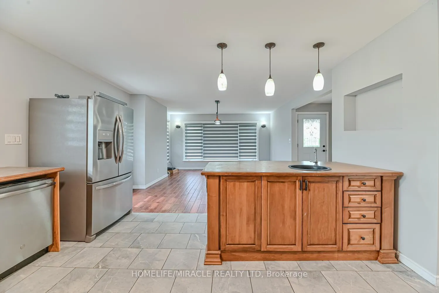 Photo 8 of 1024 Barton Street, Hamilton, Stoney Creek — HOMEH