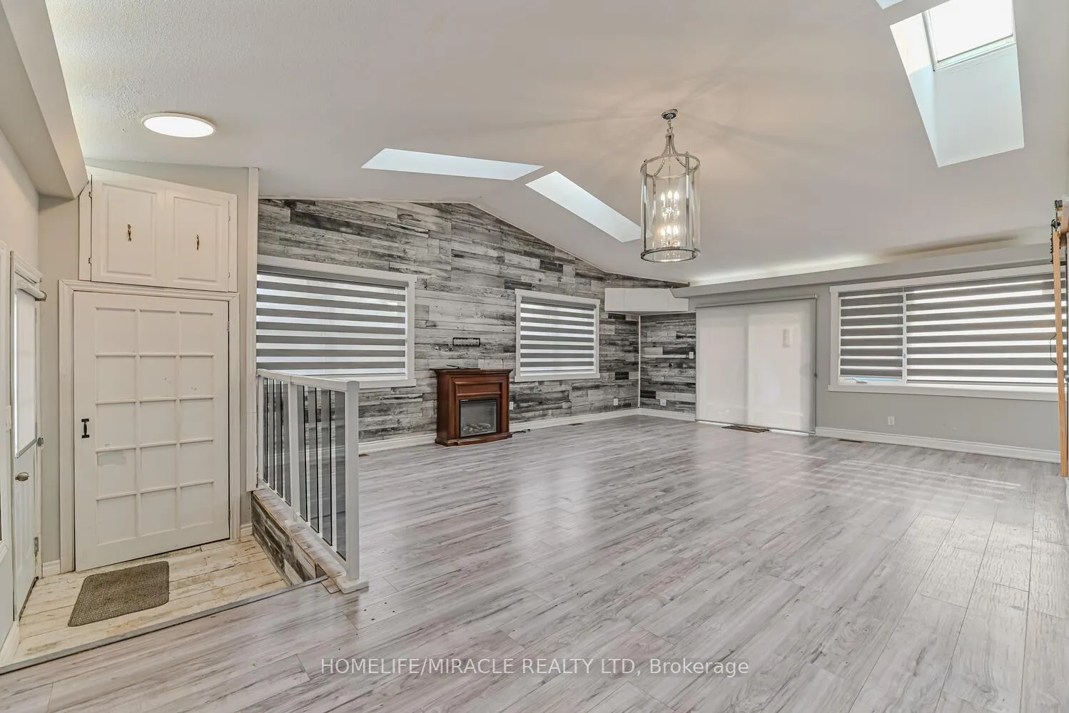 Photo 12 of 1024 Barton Street, Hamilton, Stoney Creek — HOMEH