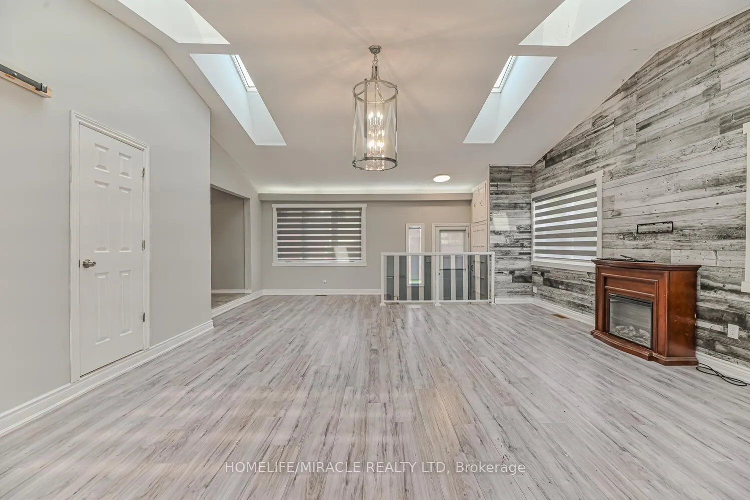 Photo 14 of 1024 Barton Street, Hamilton, Stoney Creek — HOMEH