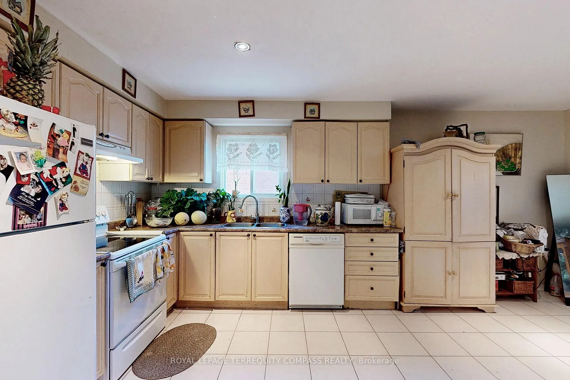 Photo 8 of 471B Northcliffe Boulevard, Toronto, Oakwood Village — HOMEH