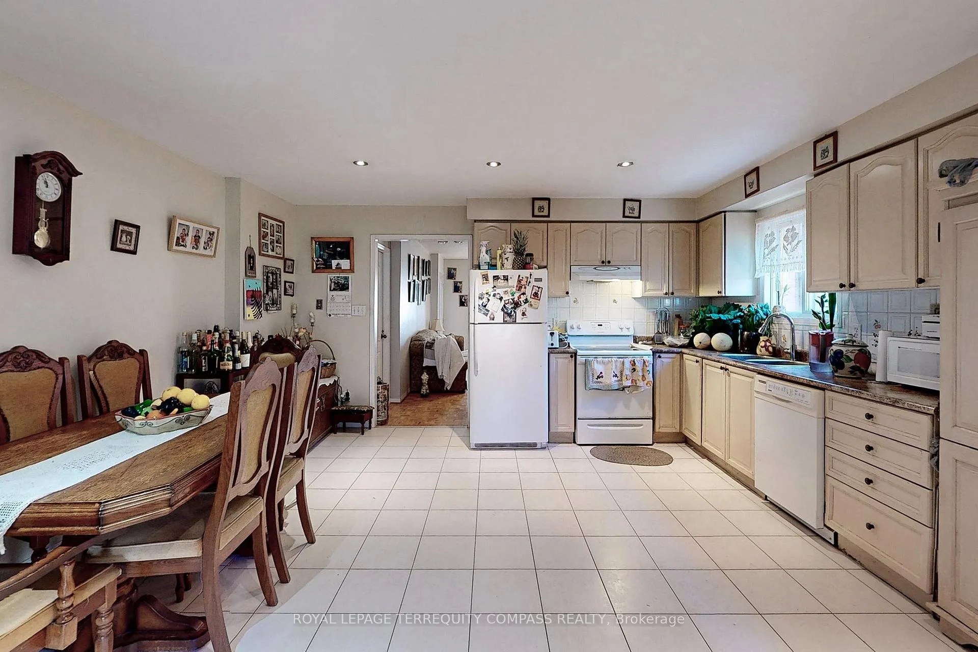 Photo 9 of 471B Northcliffe Boulevard, Toronto, Oakwood Village — HOMEH