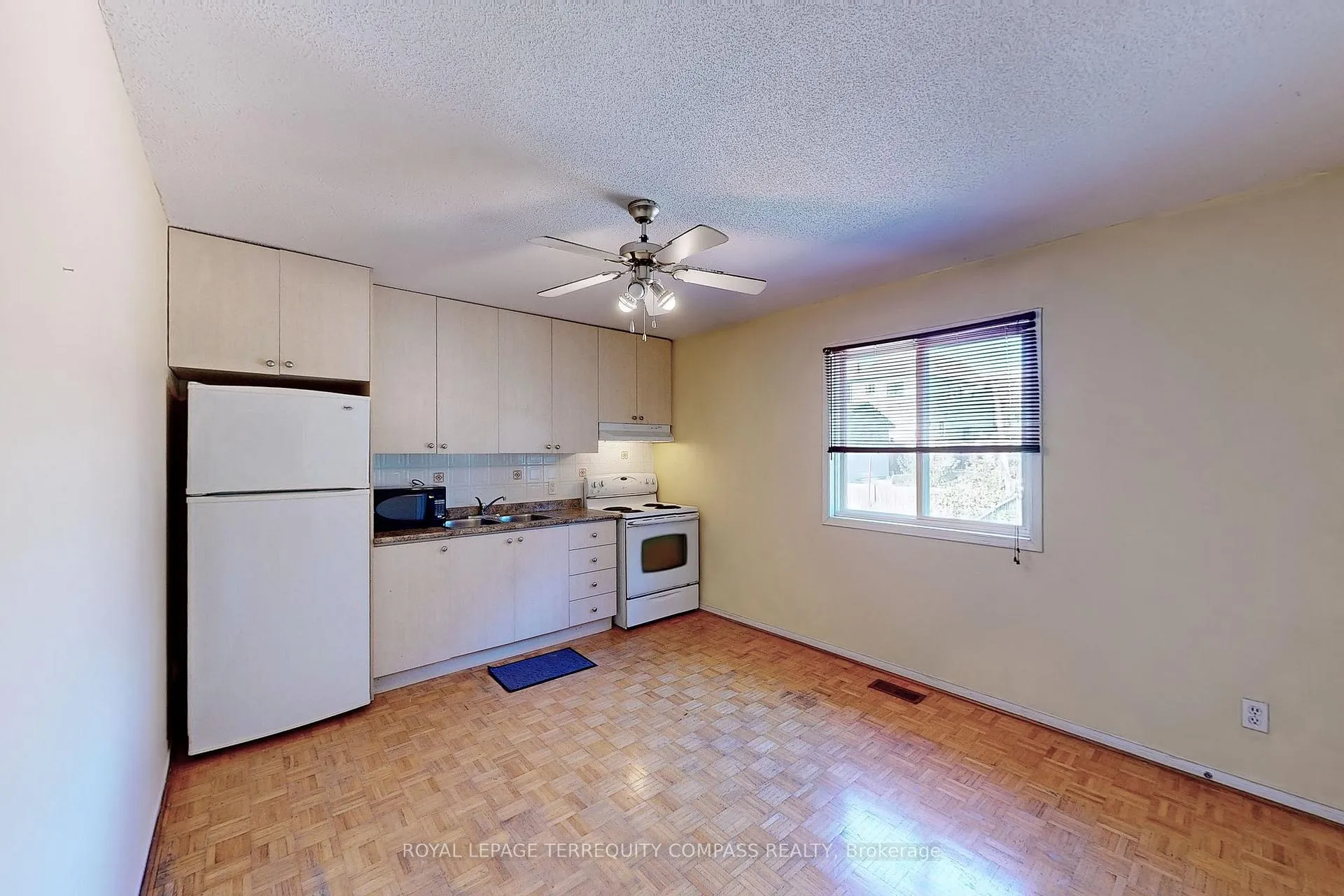 Photo 20 of 471B Northcliffe Boulevard, Toronto, Oakwood Village — HOMEH