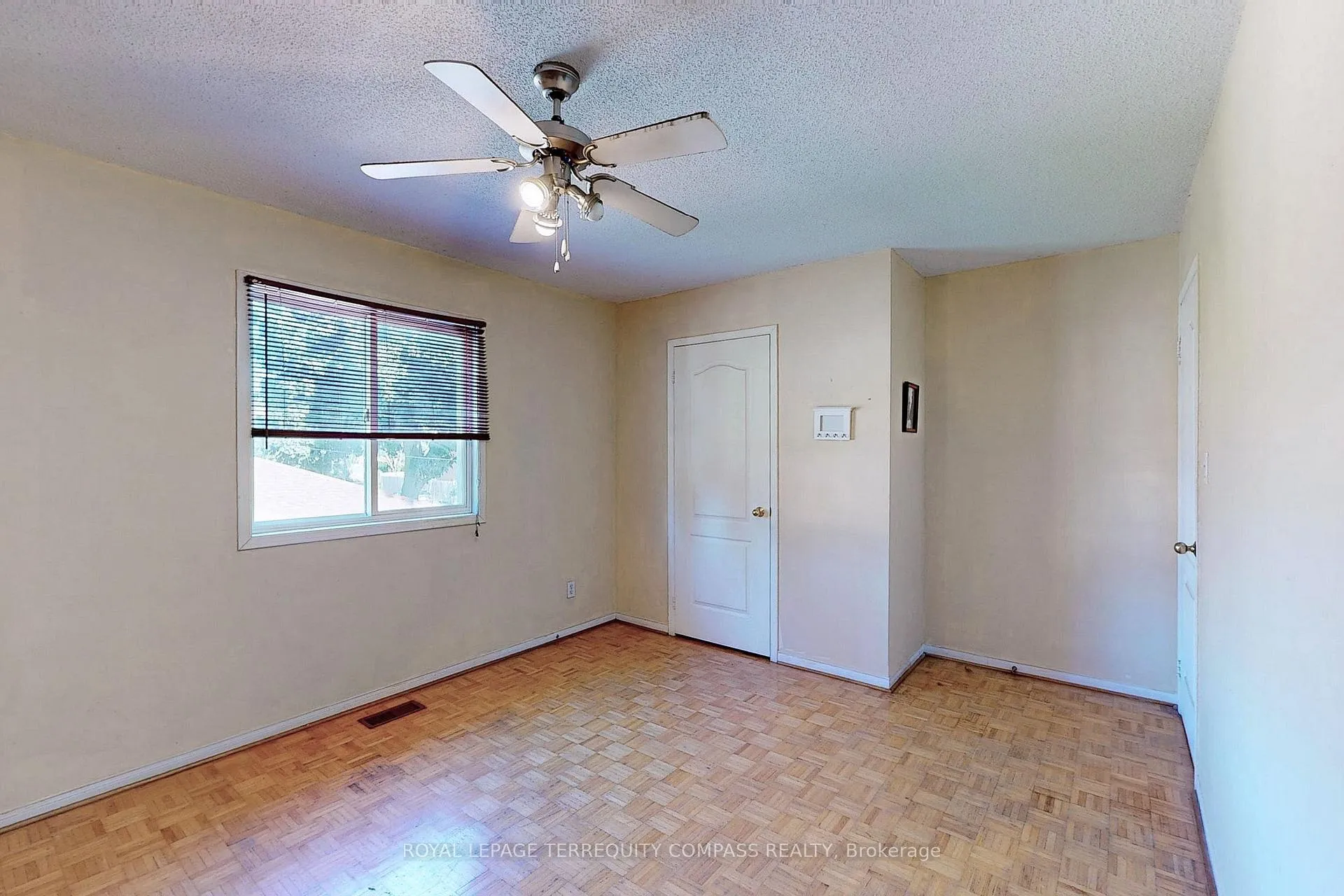 Photo 23 of 471B Northcliffe Boulevard, Toronto, Oakwood Village — HOMEH