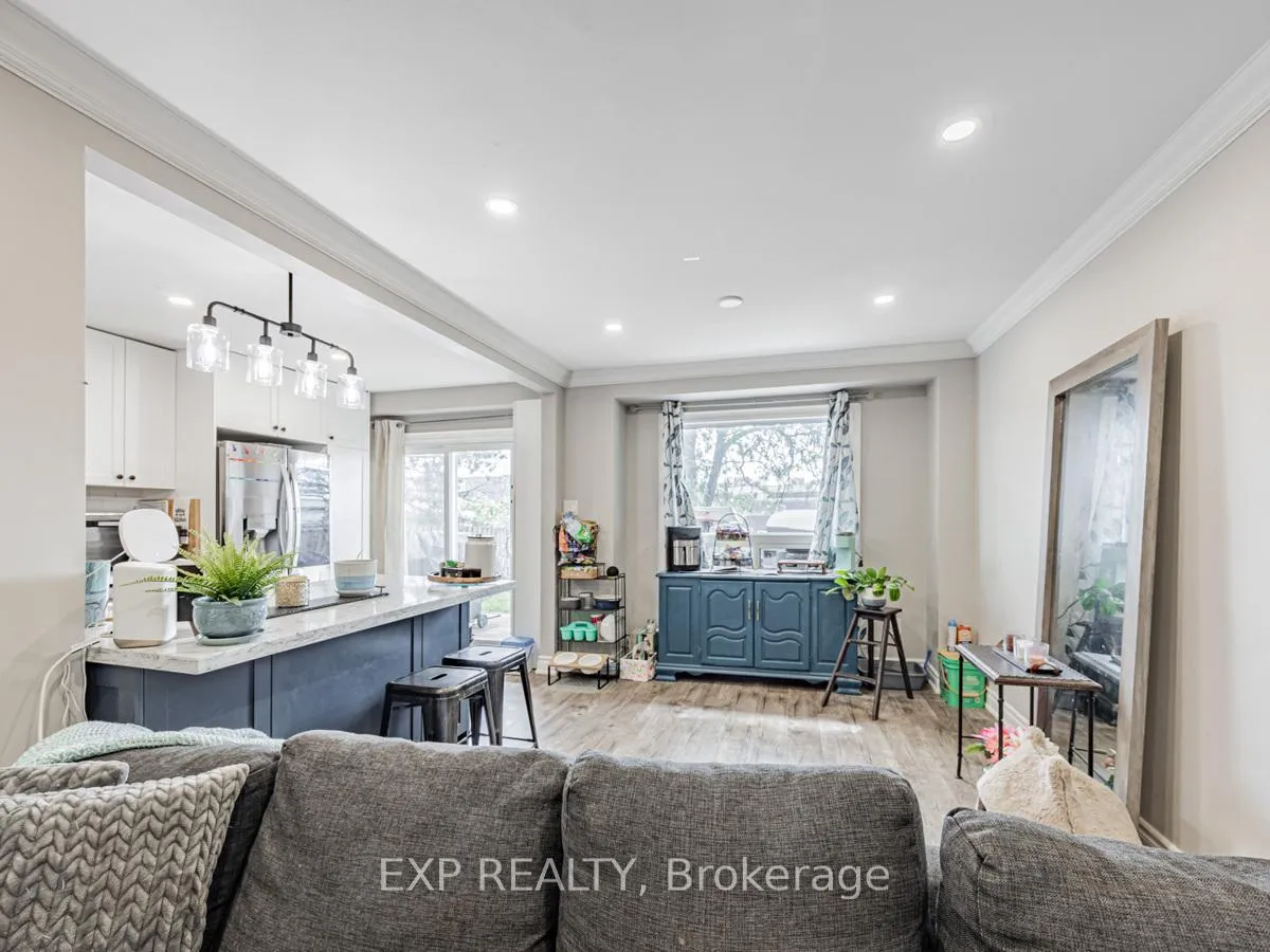 Photo 7 of 64 Greenfield Crescent, Whitby, Blue Grass Meadows — HOMEH