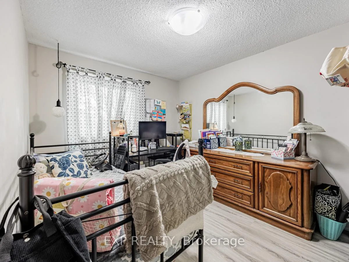 Photo 26 of 64 Greenfield Crescent, Whitby, Blue Grass Meadows — HOMEH