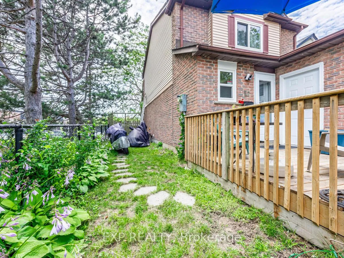 Photo 32 of 64 Greenfield Crescent, Whitby, Blue Grass Meadows — HOMEH