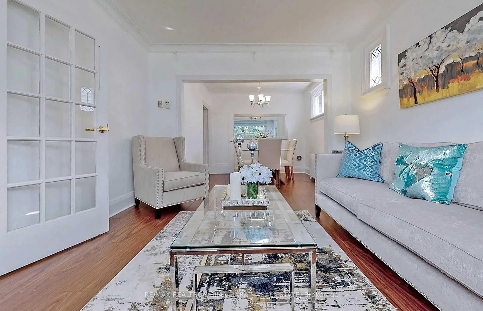 Photo 5 of 37 Regina Avenue, Toronto, Englemount-Lawrence — HOMEH