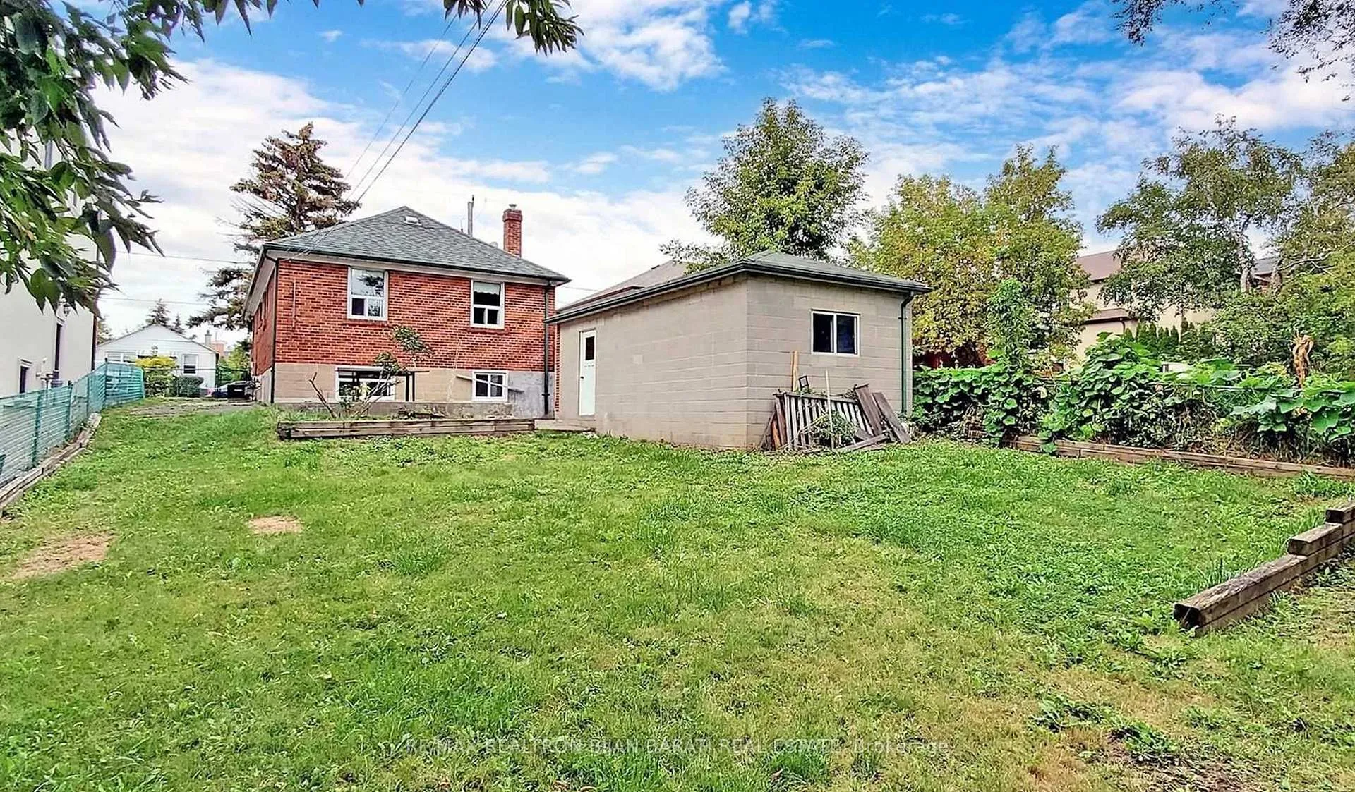 Photo 11 of 37 Regina Avenue, Toronto, Englemount-Lawrence — HOMEH