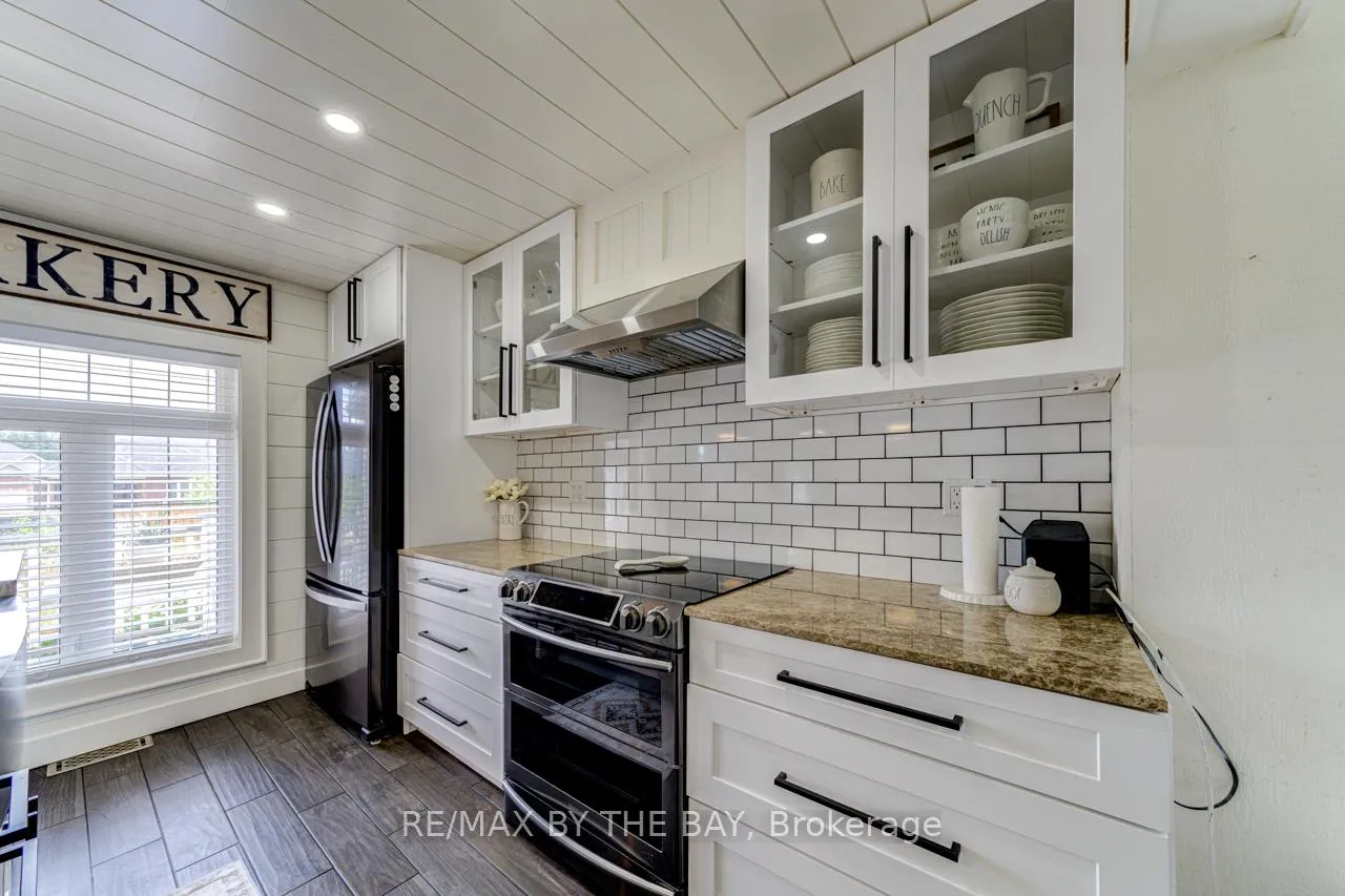 Photo 10 of 168 Golf Course Road, Wasaga Beach — HOMEH