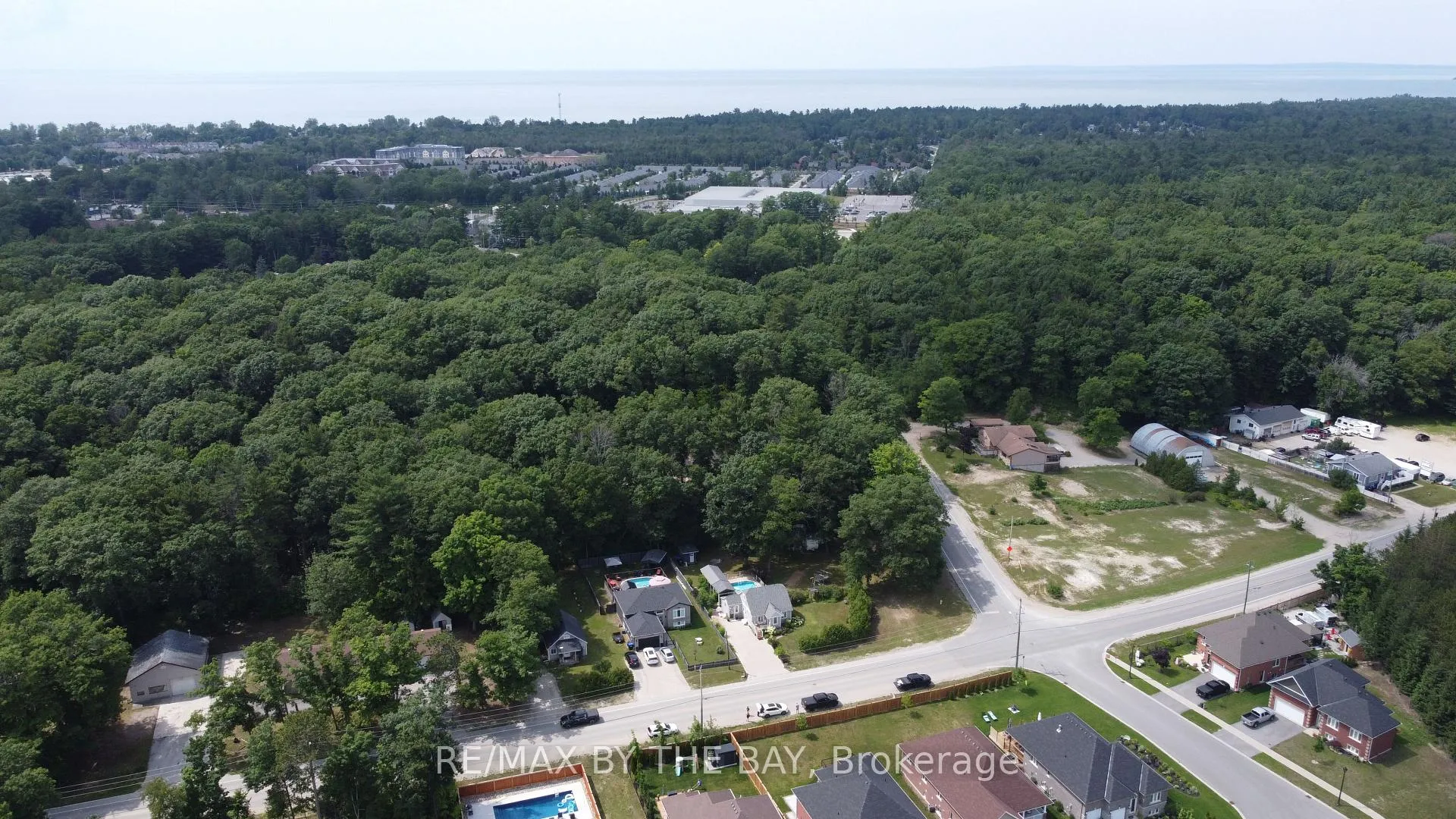 Photo 38 of 168 Golf Course Road, Wasaga Beach — HOMEH