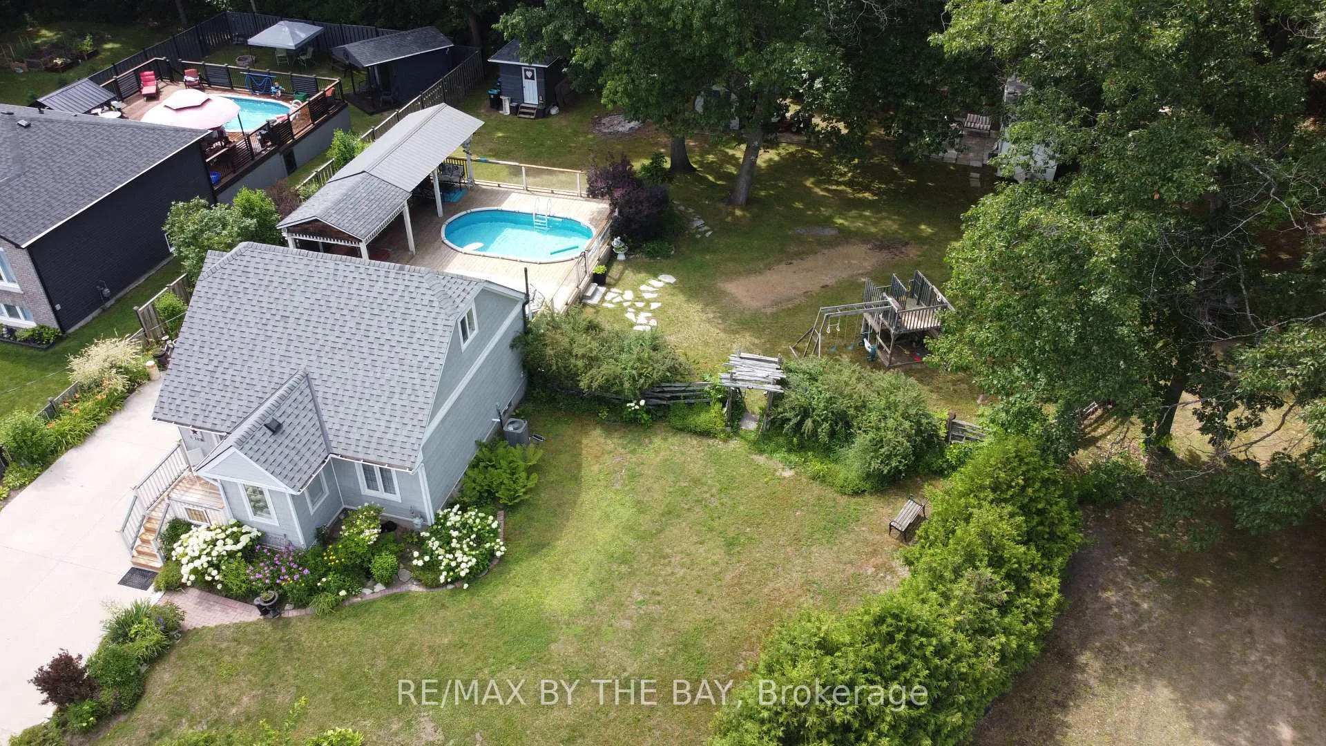 Photo 40 of 168 Golf Course Road, Wasaga Beach — HOMEH
