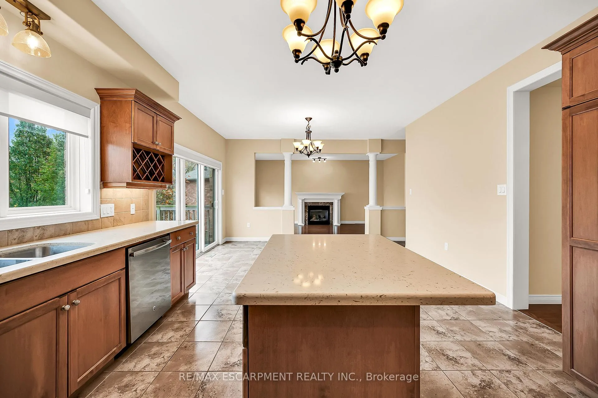 Photo 13 of 61 Waterford Crescent, Hamilton, Stoney Creek — HOMEH