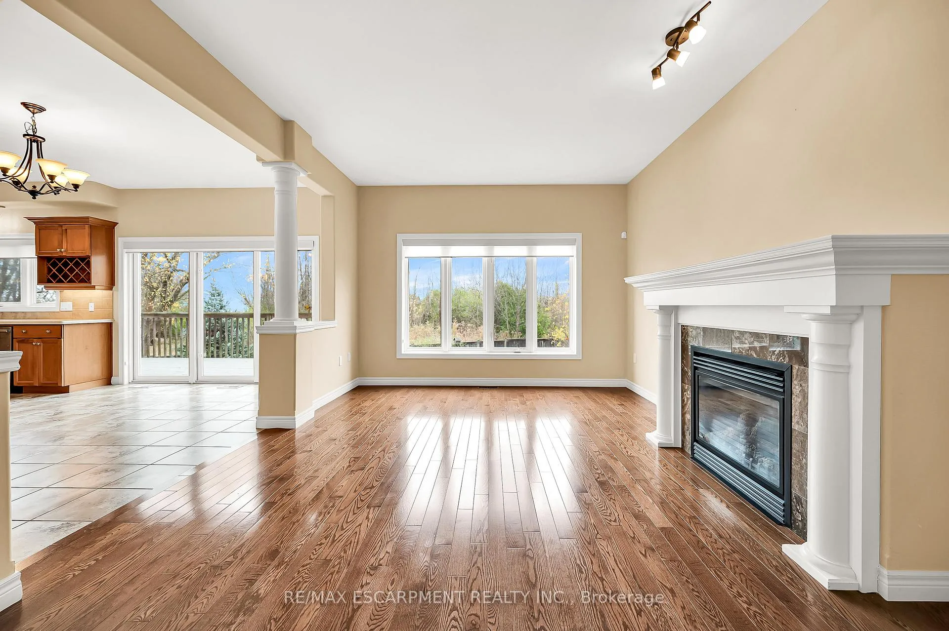 Photo 16 of 61 Waterford Crescent, Hamilton, Stoney Creek — HOMEH