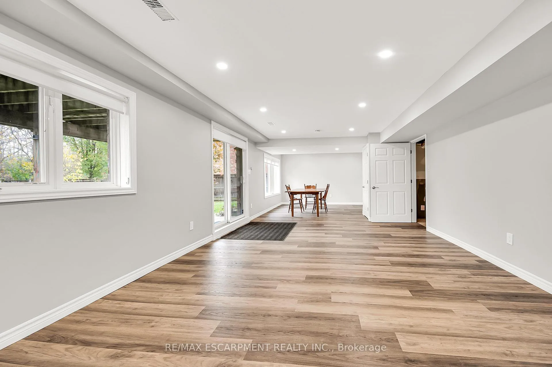 Photo 29 of 61 Waterford Crescent, Hamilton, Stoney Creek — HOMEH