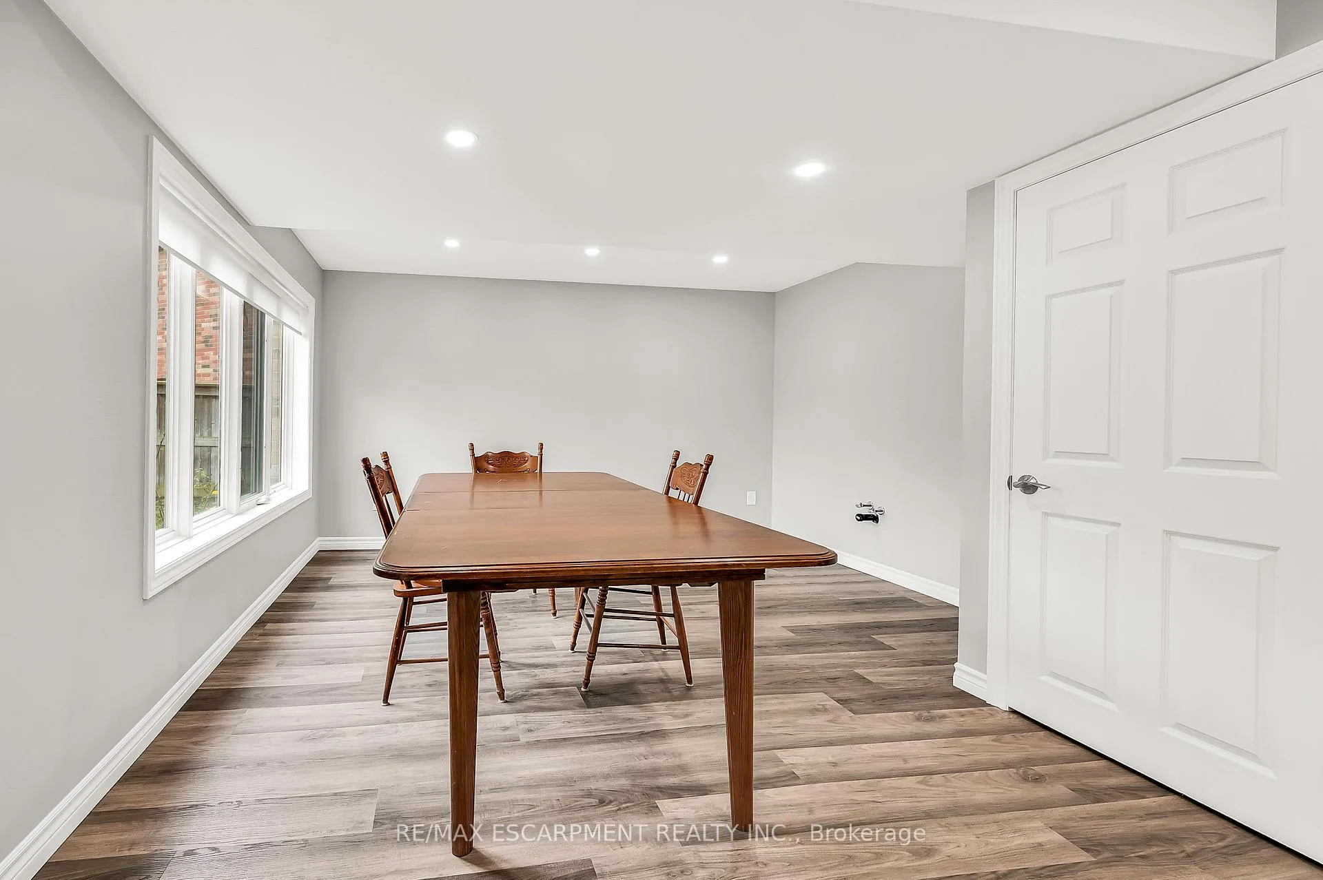 Photo 30 of 61 Waterford Crescent, Hamilton, Stoney Creek — HOMEH