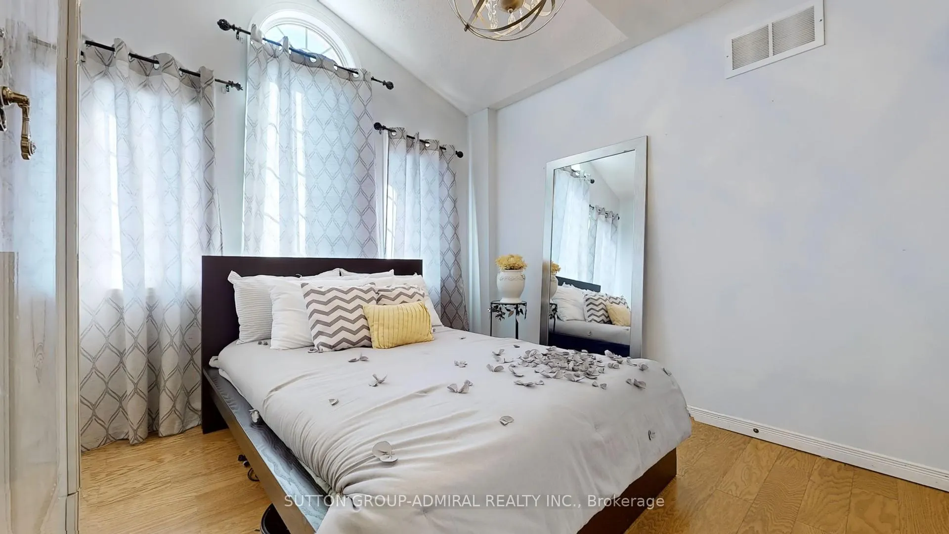 Photo 27 of 64 Eddington Place, Vaughan, Maple — HOMEH