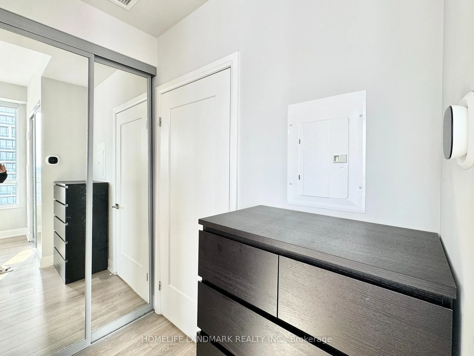 Photo 8 of Unit 2105, 38 Water Walk Drive, Markham, Unionville — HOMEH