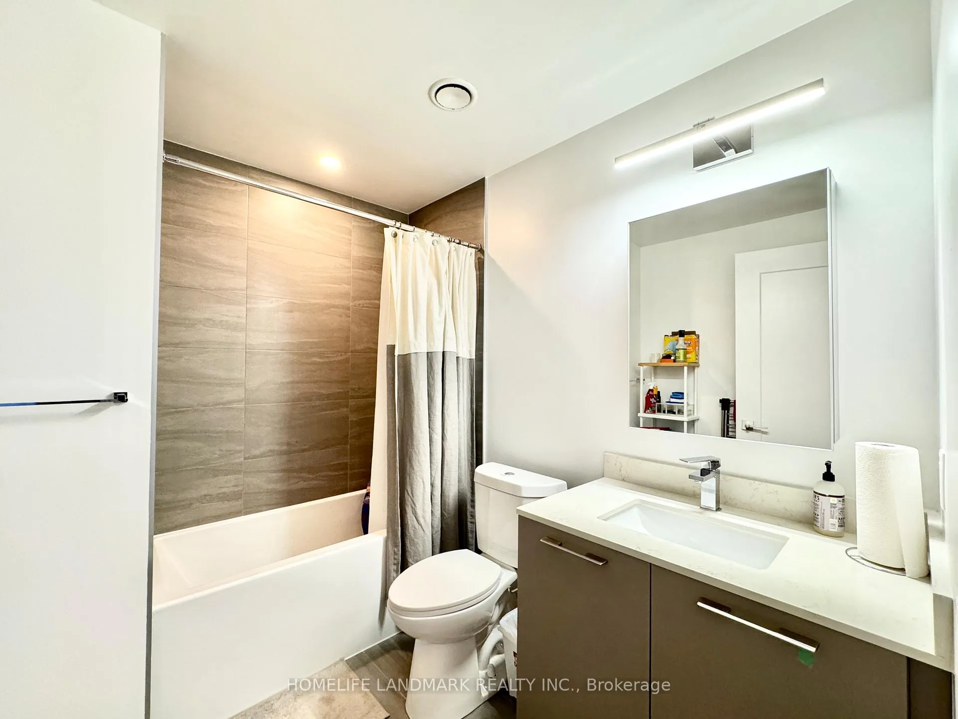Photo 27 of Unit 2105, 38 Water Walk Drive, Markham, Unionville — HOMEH