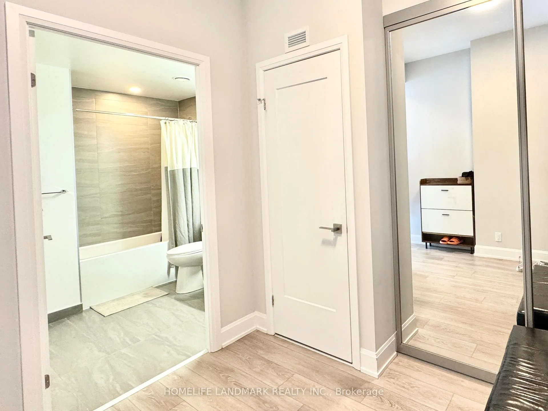 Photo 29 of Unit 2105, 38 Water Walk Drive, Markham, Unionville — HOMEH