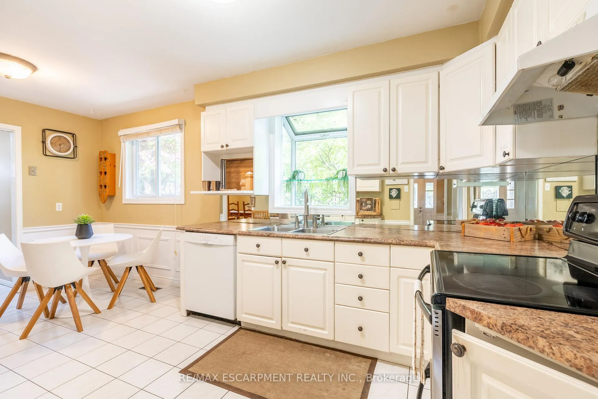 Photo 10 of 93 Turnbull Road, Hamilton, Dundas — HOMEH