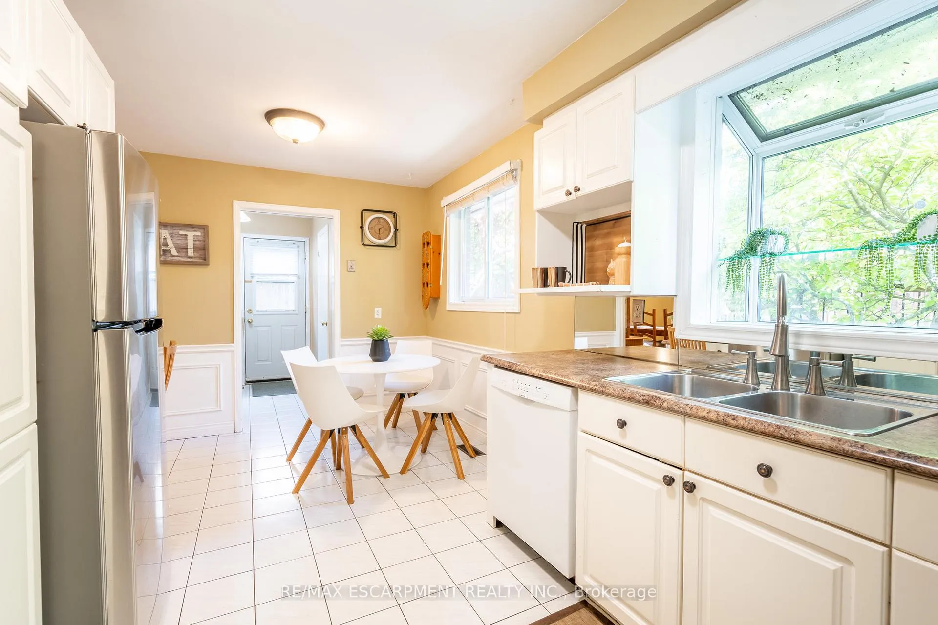Photo 11 of 93 Turnbull Road, Hamilton, Dundas — HOMEH