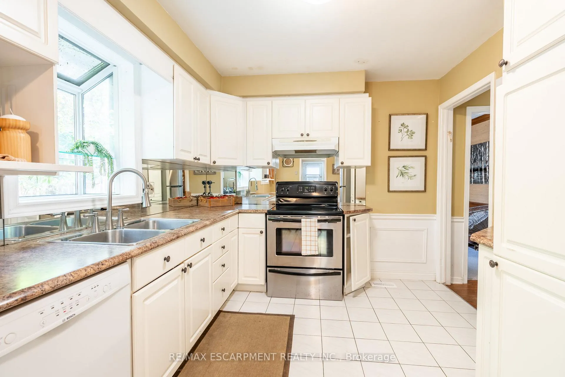 Photo 12 of 93 Turnbull Road, Hamilton, Dundas — HOMEH
