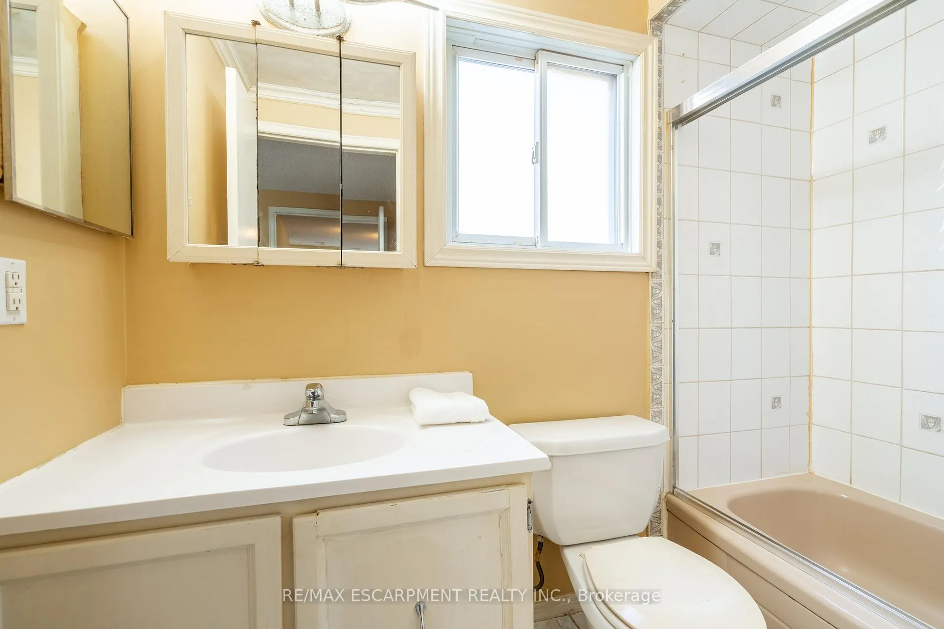 Photo 23 of 93 Turnbull Road, Hamilton, Dundas — HOMEH