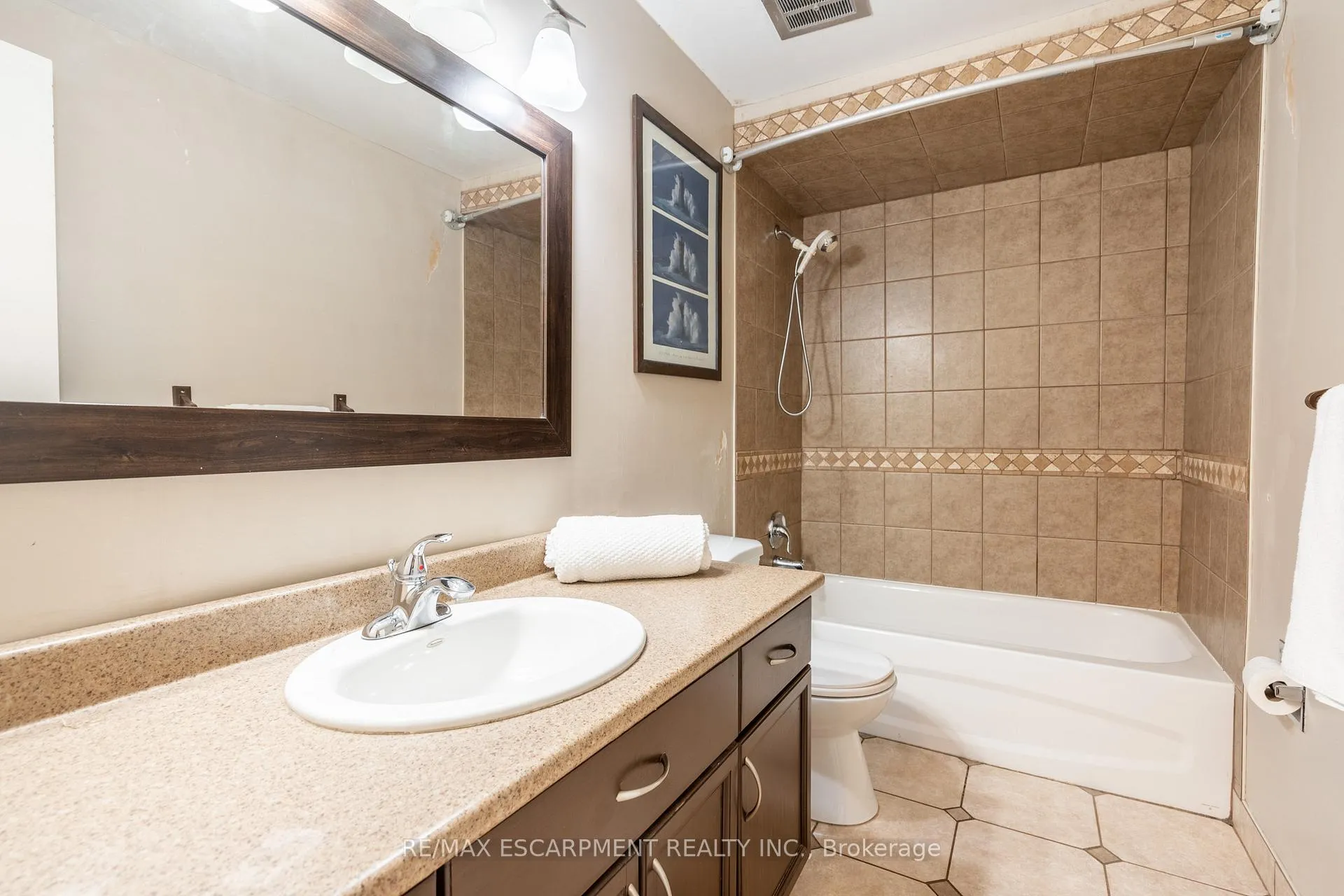 Photo 26 of 93 Turnbull Road, Hamilton, Dundas — HOMEH