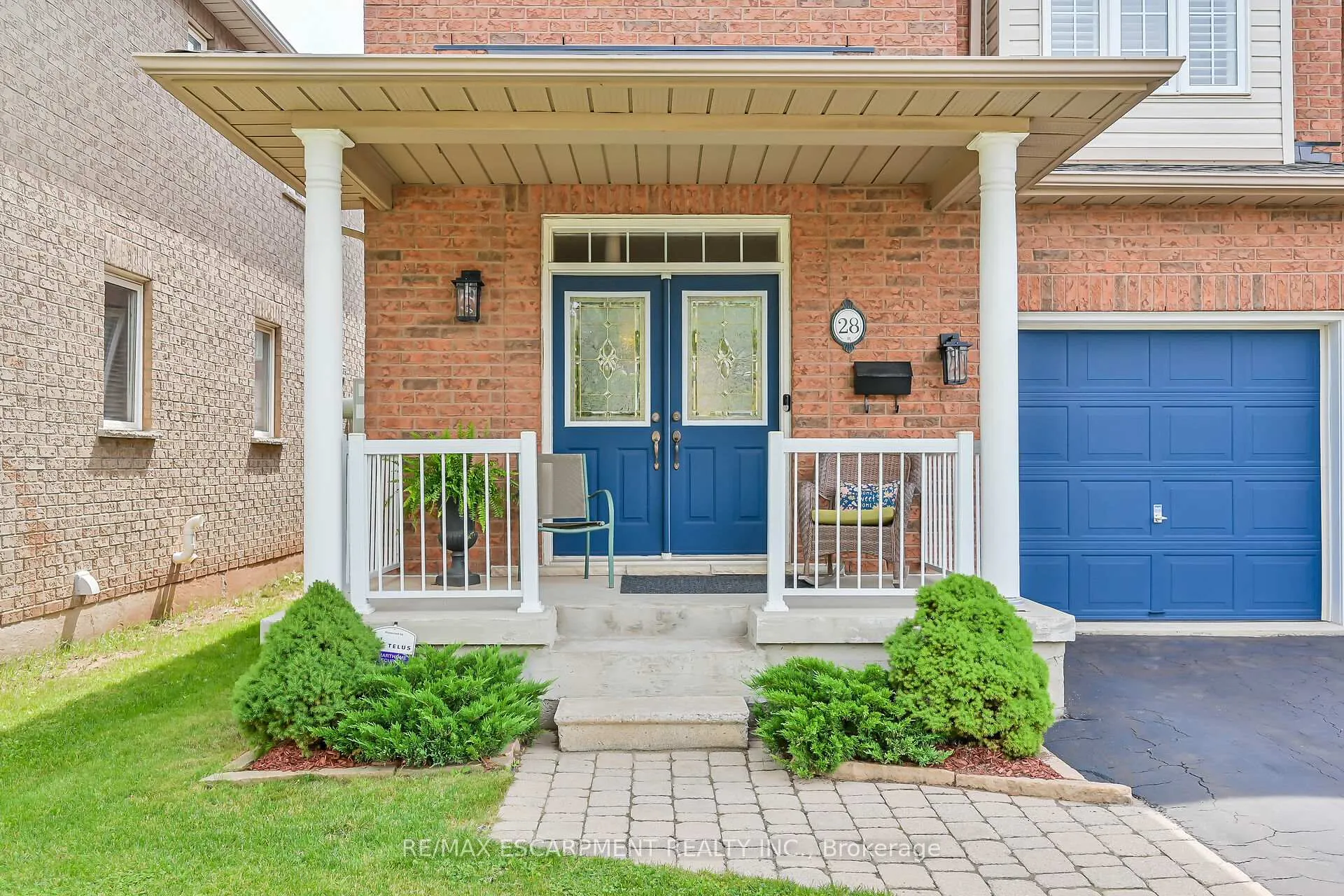 Photo 2 of 28 Titan Drive, Hamilton, Stoney Creek — HOMEH