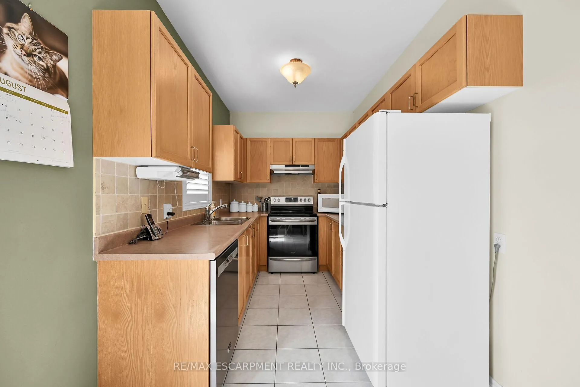 Photo 13 of 28 Titan Drive, Hamilton, Stoney Creek — HOMEH