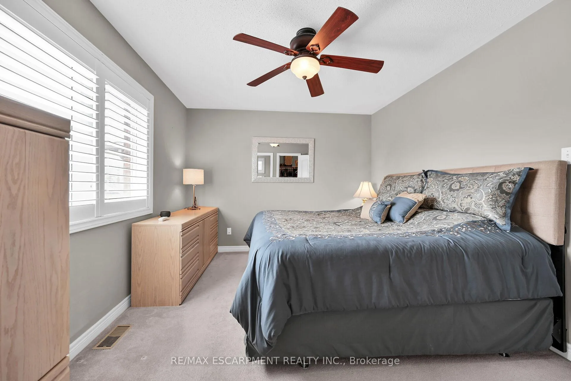 Photo 23 of 28 Titan Drive, Hamilton, Stoney Creek — HOMEH