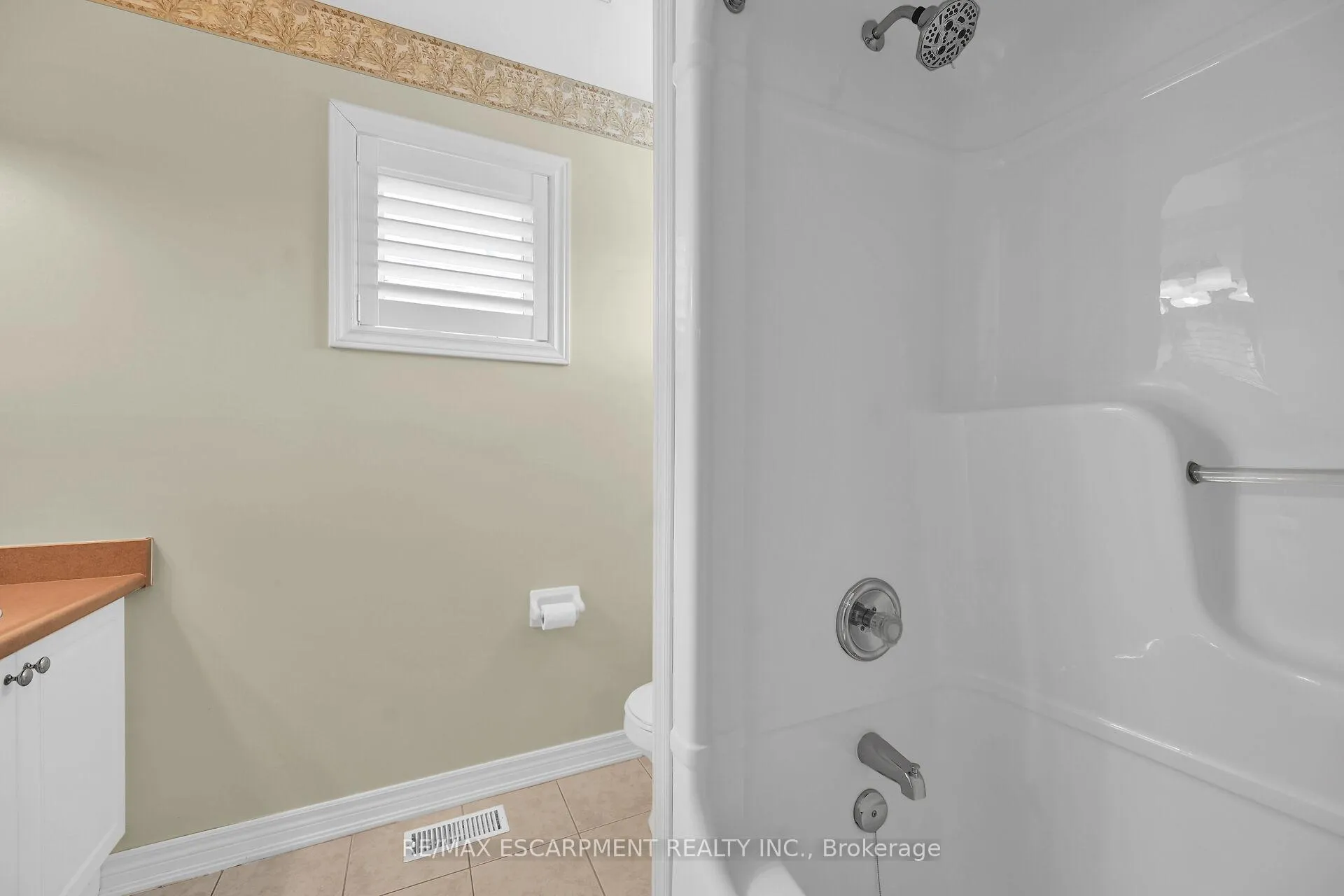 Photo 25 of 28 Titan Drive, Hamilton, Stoney Creek — HOMEH