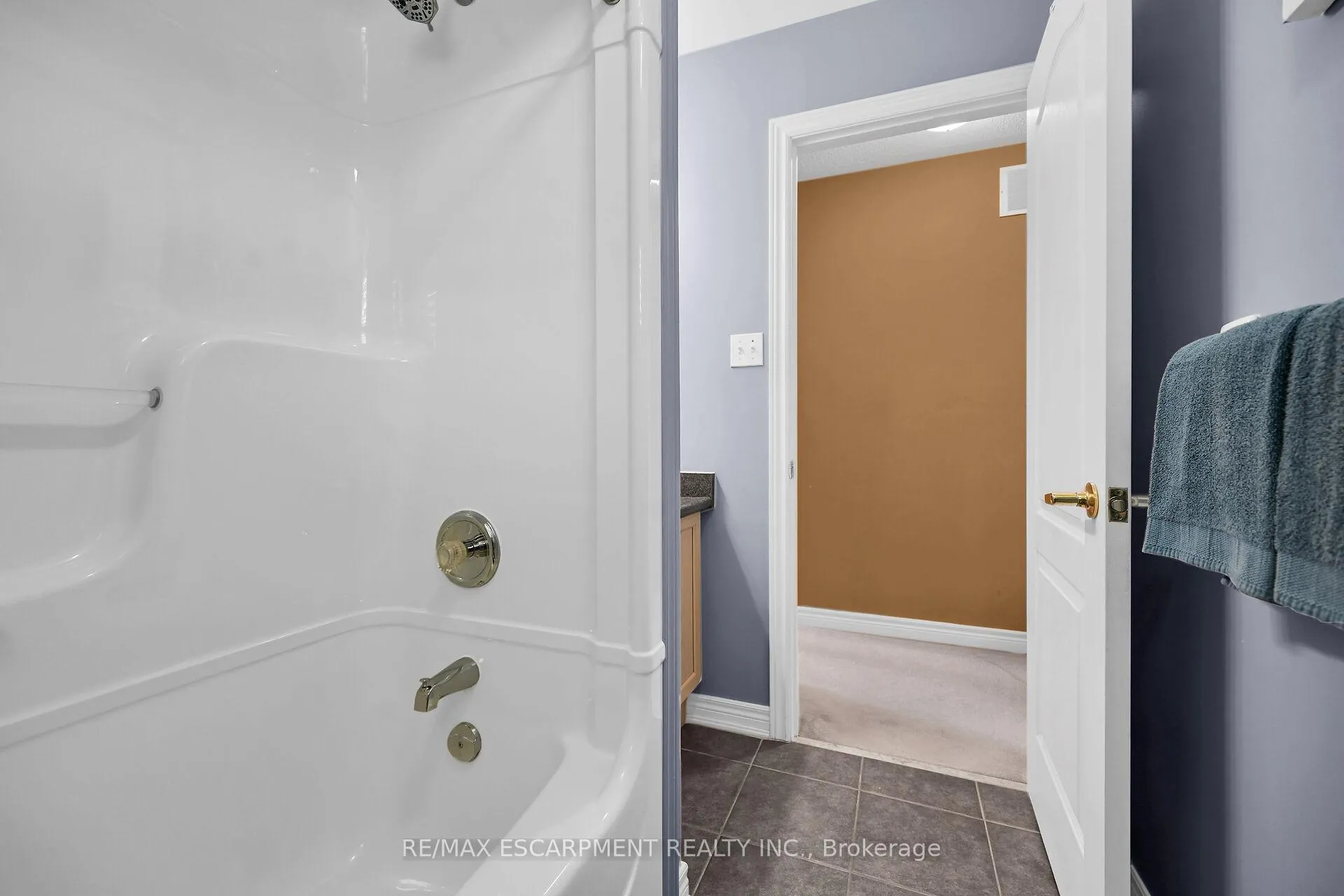 Photo 30 of 28 Titan Drive, Hamilton, Stoney Creek — HOMEH