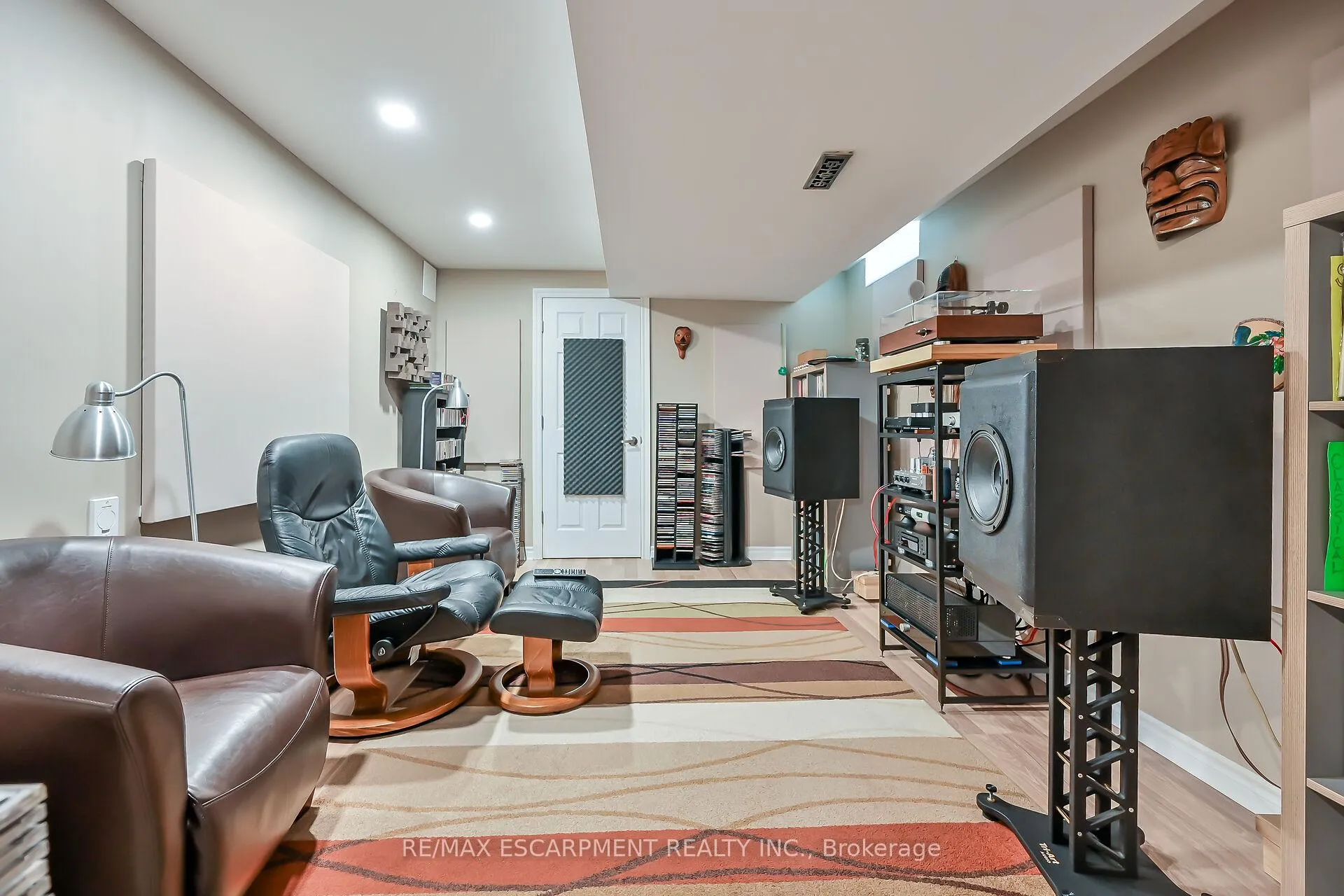 Photo 32 of 28 Titan Drive, Hamilton, Stoney Creek — HOMEH