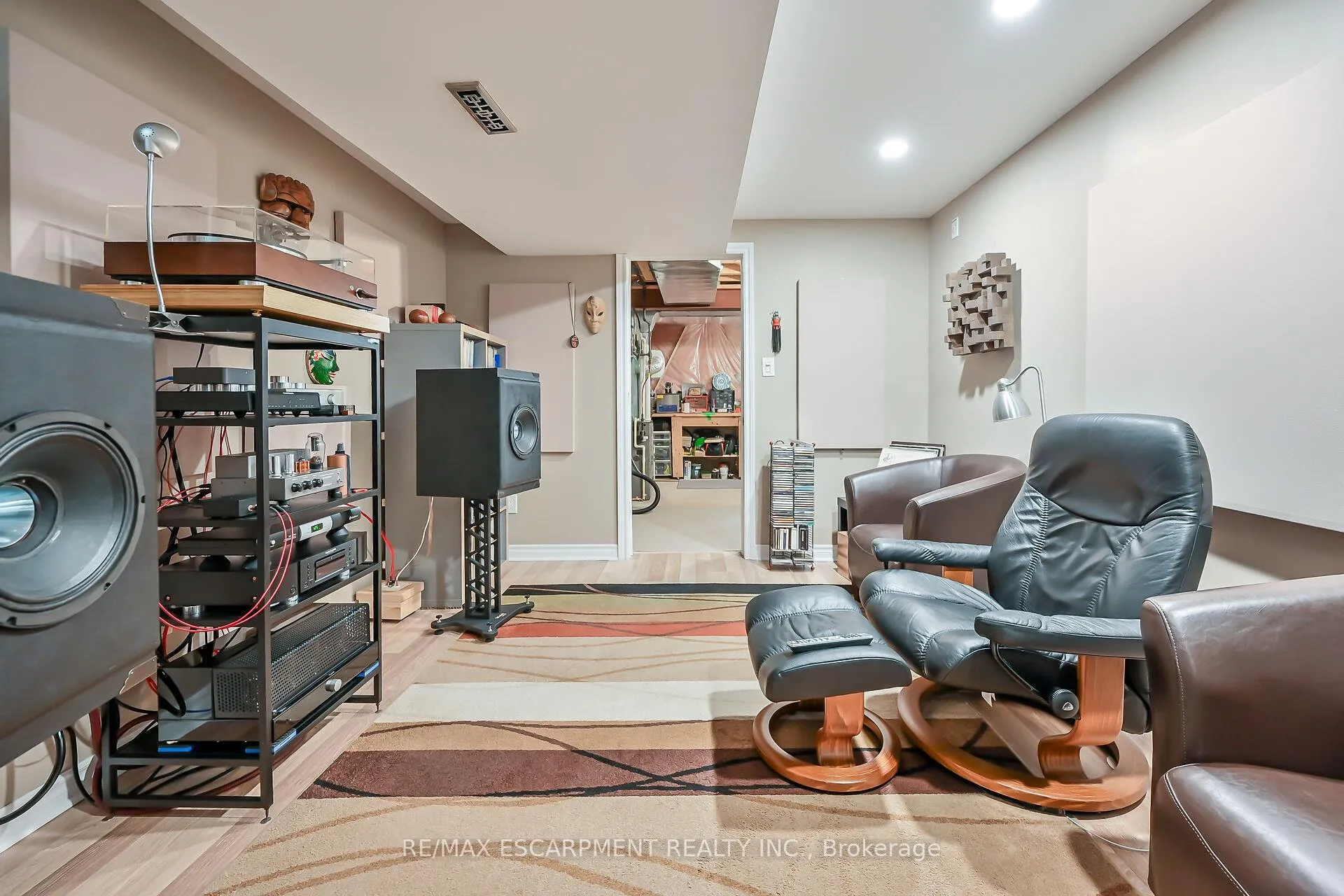 Photo 33 of 28 Titan Drive, Hamilton, Stoney Creek — HOMEH