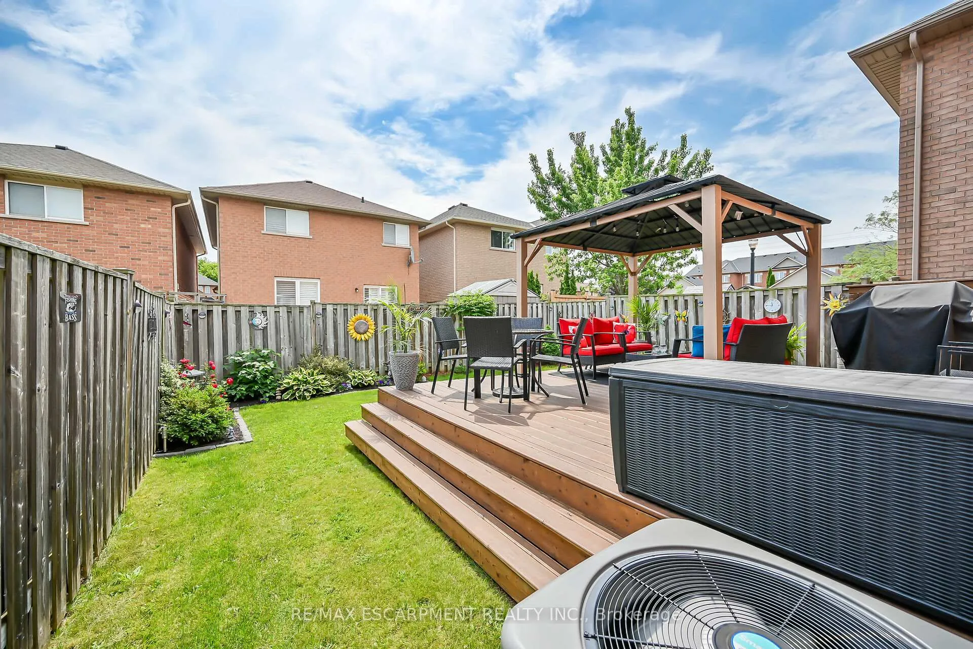 Photo 35 of 28 Titan Drive, Hamilton, Stoney Creek — HOMEH