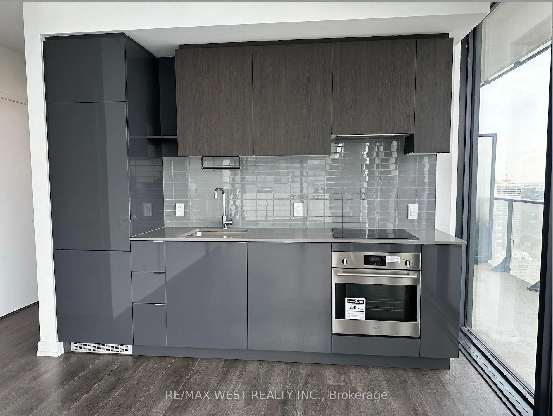 Photo 4 of Unit 3804, 161 Roehampton Avenue, Toronto, Mount Pleasant West — HOMEH
