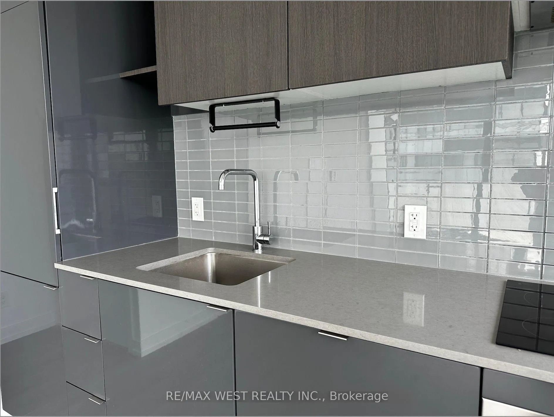 Photo 5 of Unit 3804, 161 Roehampton Avenue, Toronto, Mount Pleasant West — HOMEH