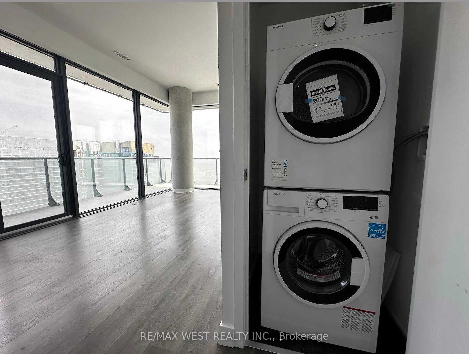 Photo 6 of Unit 3804, 161 Roehampton Avenue, Toronto, Mount Pleasant West — HOMEH