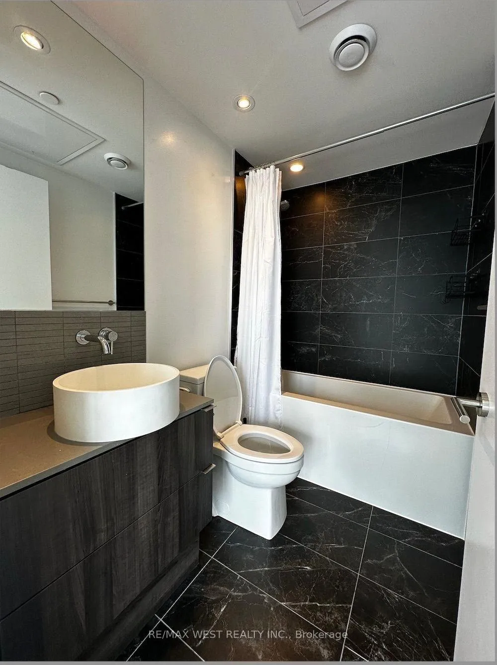 Photo 7 of Unit 3804, 161 Roehampton Avenue, Toronto, Mount Pleasant West — HOMEH
